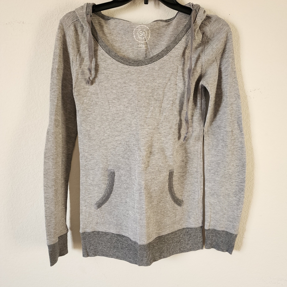 SO Junior's Gray Long Sleeve Hoodie with Pockets Size Large